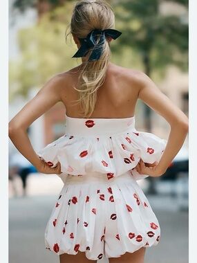 NWT Maeve by Anthropologie Pleated Shorts with Red and Pink Lip Print